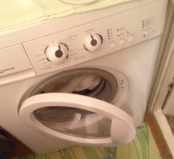 Что-то с ней не так)))