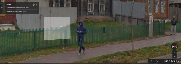 Гуляю я тут в гугл панорамах и краем глаза заметил годный косплей на свидетеля