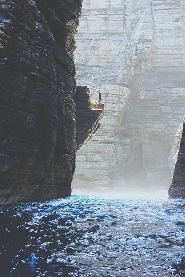 Как будто кто-то специально на земле создает такие места...