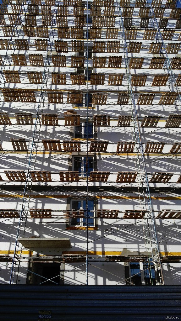 Купил себе камерофон, теперь обязан фотографировать. Осмелюсь выложить некоторые кадры.