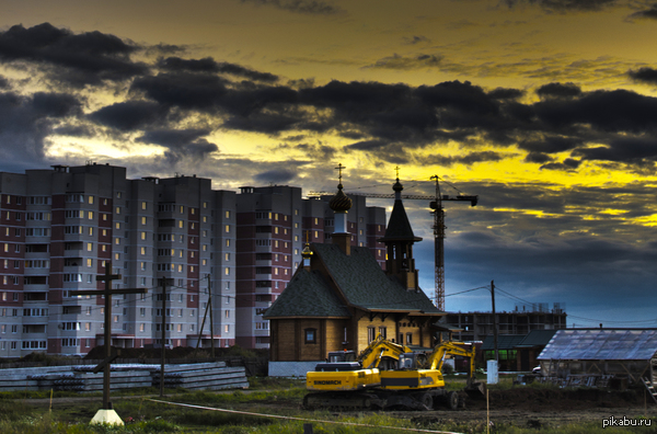 Вторая попытка HDR, третья в комментариях.