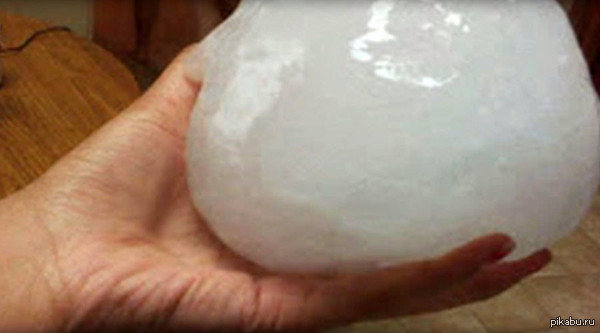         : http://www.rt.com/news/314666-hailstones-naples-italy-thunderstorms/