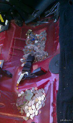 "Для моего авто требовался ремонт, который мне оценили в 250$. Когда в сервисе сняли задние сиденья, то обнаружили много мелочи