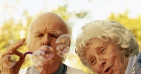К старости вообще половые и. Веселые пожилые люди. Внимание у пожилых людей. Любовь в старости. Спасибо за внимание пожилые люди.