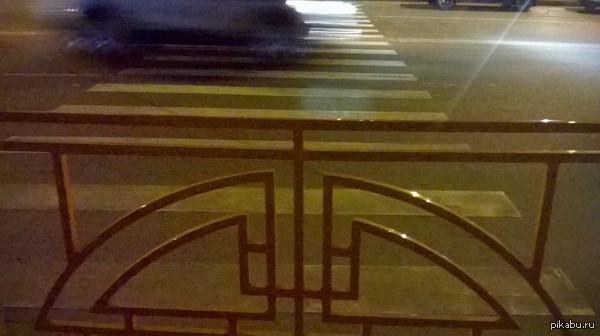 Когда ставят ограждение в России...