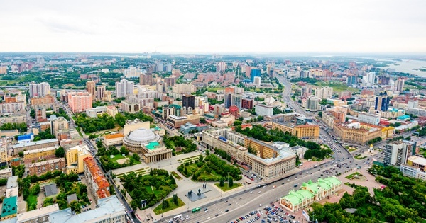 Тоже город. Первомайский район города Новосибирска с высоты птичьего полета. Первомайский район в Новосибирске с высоты птичьего полета. Первомайский район Новосибирск сверху. Сквер Металлист с высоты птичьего полета Новосибирск.