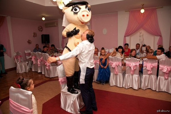 Хороший тамада,и конкурсы интересные )