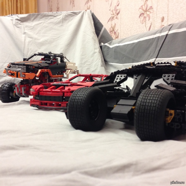    LEGO  : Technic 9398 4x4 Crawler, 76023 Batman Tumbler, Technic 8070 Supercar. , 28 