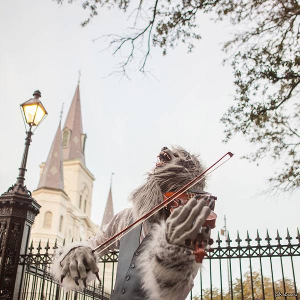 "А ты такой холо-одный, как айсберг в океа-ане..."
