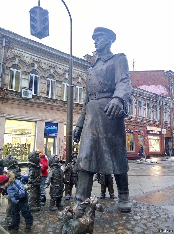 В Самаре установили памятник Дяде Стёпе