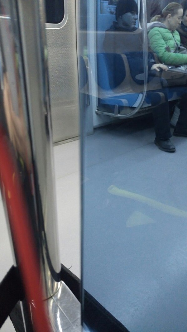 Прозрачный чувак