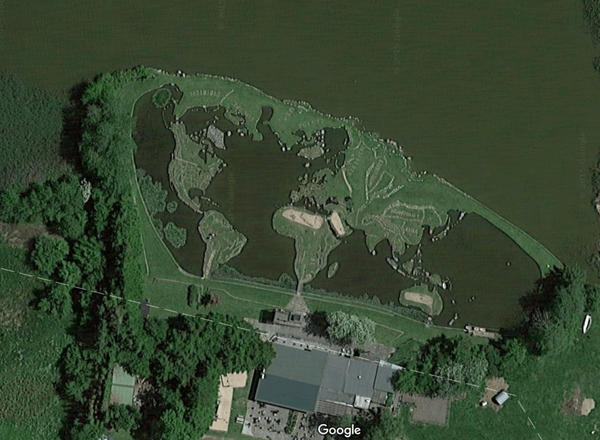 Целый мир на заднем дворе