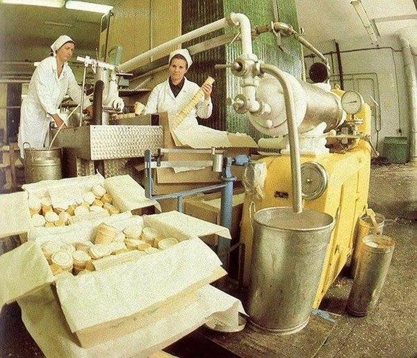 Мороженое в вафельных стаканчиках. :3