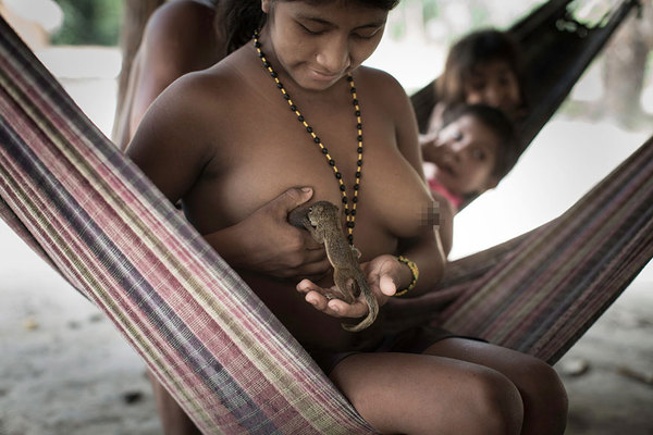 An Amazonian tribe whose women breastfeed certain animals. - NSFW, Tribe, Amazon, Breast milk, Animals, Longpost, Tribes