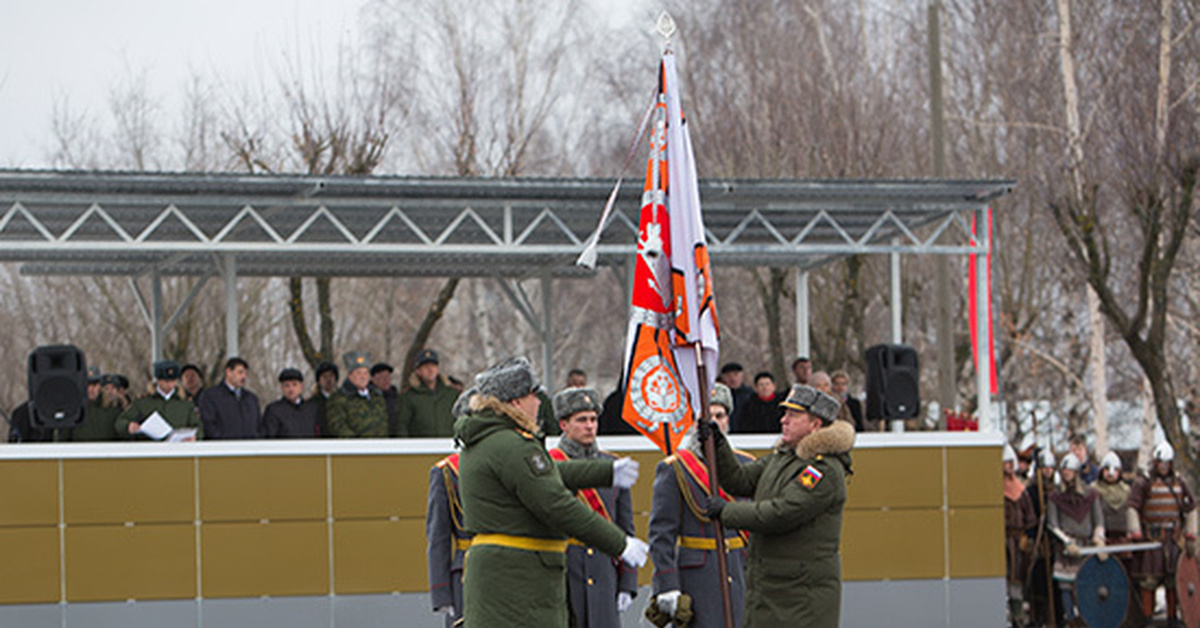 Командир знамени. 28 Понтонно-Мостовая бригада Муром. Инженерные войска Муром 11105. Воинская часть 11105 Муром. 1 Инженерно саперная бригада Муром.