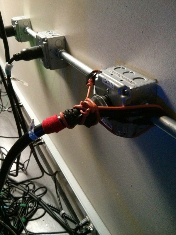 Говорил же, что вынимать провод нельзя