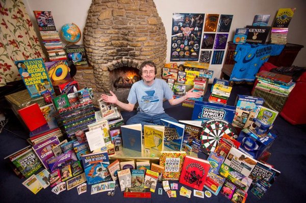 Попал в Книгу рекордов Гиннеса при помощи Книги рекордов Гиннеса.