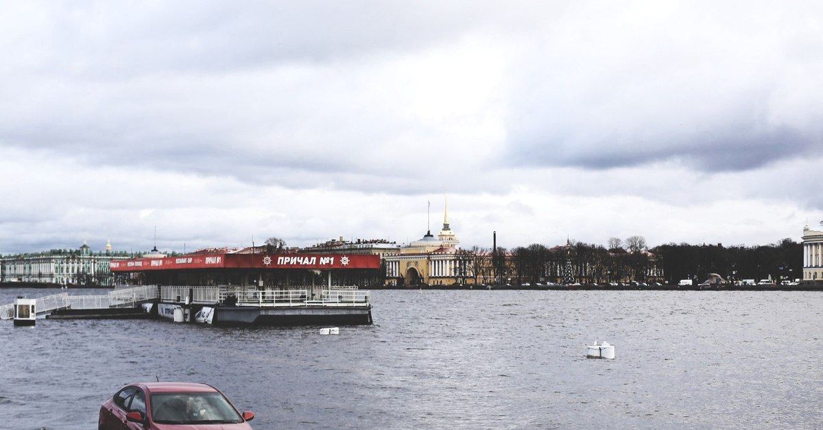 Наводнение в санкт петербурге. Река Нева наводнение. Наводнение на Неве в Санкт-Петербурге. Наводнение в Санкт-Петербурге 1999. Наводнение 1999 года в Петербурге.