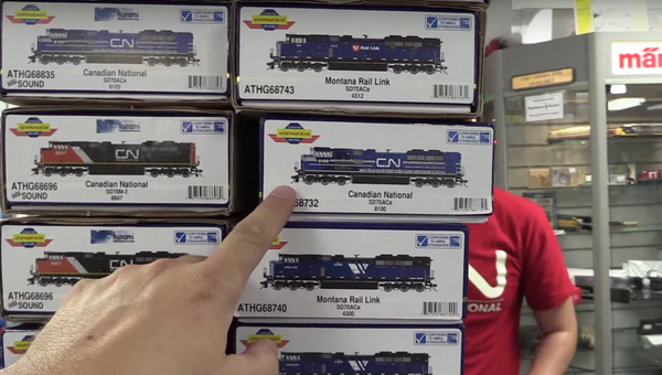 Как говораят здесь Рождество в июле видео про модели железных дорог