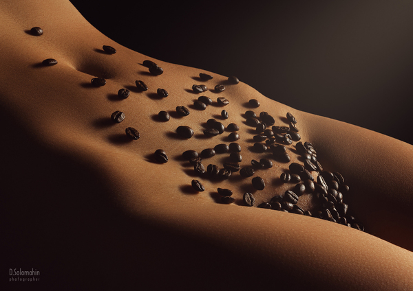 Coffee beans on the girl's body - NSFW, Coffee, Grain, Body, Girls