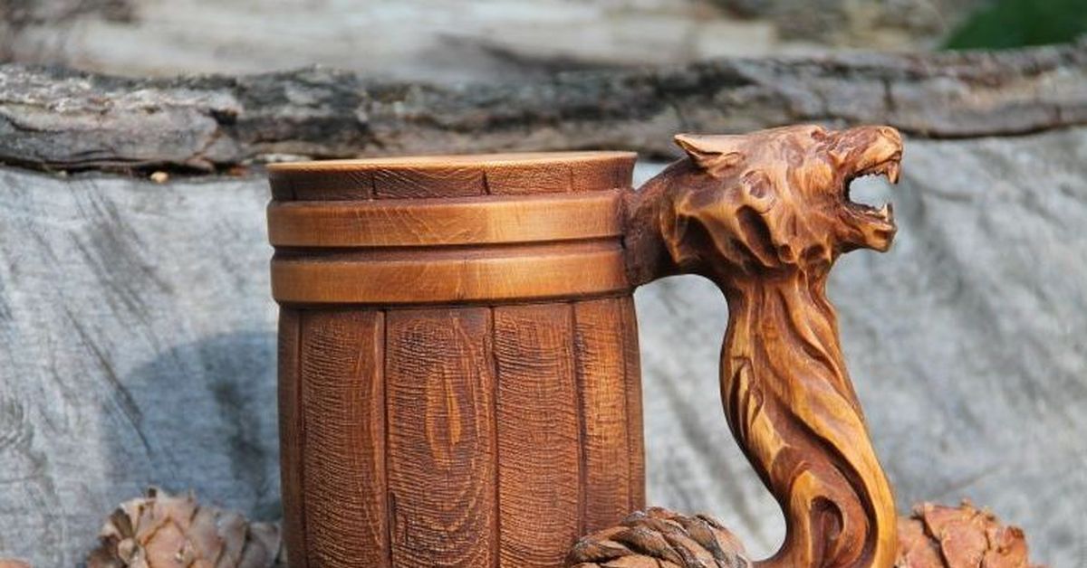 абрамцево кудринская резьба ковш. деревянные кружки с резьбой. деревянная кружка с резьбой. резная деревянная посуда. резьба по дереву кружки пивные.