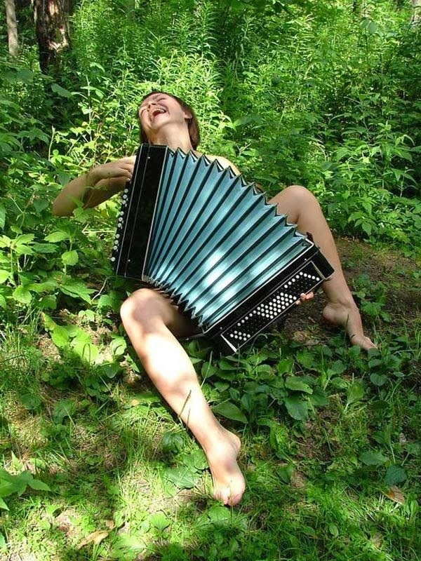 Accordion - NSFW, Accordion, Girls, Nature, Repeat