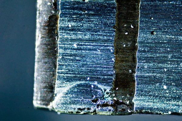 1450635033122233880 Как выглядит стекло под микроскопом