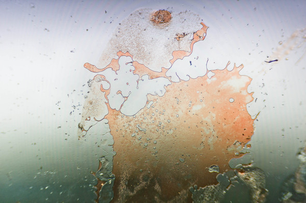 1450635203175280241 Как выглядит стекло под микроскопом