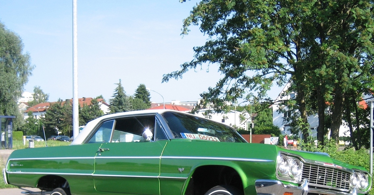 Танцующие машины. Chevrolet Impala 1964. Шевроле Импала 1964 лоурайдер. Chevrolet Impala Волга. Шевроле Импала 90.