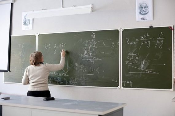 Нижегородским чиновникам при определении зарплат врачей и учителей пора еще раз перечитать указ президента