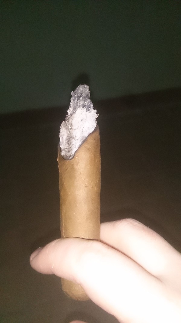 casa turrent сигары история. 145078582519605837. casa turrent сигары история фото. casa turrent сигары история-145078582519605837. картинка casa turrent сигары история. картинка 145078582519605837. Мексика – один из древнейших регионов, откуда табак, как растение, начал свое шествие по миру. Неудивительно, что местный табак славится своими характеристиками по всему миру. Мексиканские сигары Casa Turrent производятся на фабрике Tabacalera Alberto Turrent (A. Turrent Nueva Matacapan S.A.), историю которой начал писать Альберто Туррент еще в 1880 году, занявшись выращиванием табака. Сейчас фабрика располагается в мексиканском штате Веракруз, и каждый член семьи Туррент, прежде чем занять управляющий пост, проходит всю цепочку рабочих специальностей – от плантации до цехов фабрики. Сегодня фабрика, на которой выпускаются сигары Casa Turrent является старейшим и крупнейшим производителем премиальных сигар в Мексике. Предприятия Альберто Туррента являются не только гордостью шести поколений семьи Туррент, по-прежнему управляющих сигарным производством и занимающихся культивацией лучшего табака в Мексике, – фабрику заслуженно называют гордостью страны! casa turrent сигары история. 145078582519605837. casa turrent сигары история фото. casa turrent сигары история-145078582519605837. картинка casa turrent сигары история. картинка 145078582519605837. Мексика – один из древнейших регионов, откуда табак, как растение, начал свое шествие по миру. Неудивительно, что местный табак славится своими характеристиками по всему миру. Мексиканские сигары Casa Turrent производятся на фабрике Tabacalera Alberto Turrent (A. Turrent Nueva Matacapan S.A.), историю которой начал писать Альберто Туррент еще в 1880 году, занявшись выращиванием табака. Сейчас фабрика располагается в мексиканском штате Веракруз, и каждый член семьи Туррент, прежде чем занять управляющий пост, проходит всю цепочку рабочих специальностей – от плантации до цехов фабрики. Сегодня фабрика, на которой выпускаются сигары Casa Turrent является старейшим и крупнейшим производителем премиальных сигар в Мексике. Предприятия Альберто Туррента являются не только гордостью шести поколений семьи Туррент, по-прежнему управляющих сигарным производством и занимающихся культивацией лучшего табака в Мексике, – фабрику заслуженно называют гордостью страны!