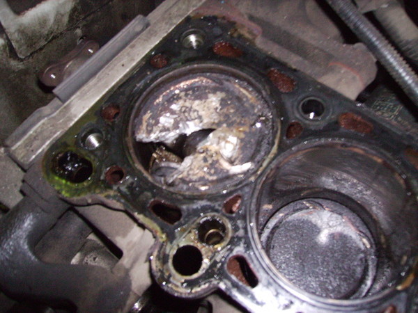 "Мужики, можете глянуть? Чёт совсем не едет..."