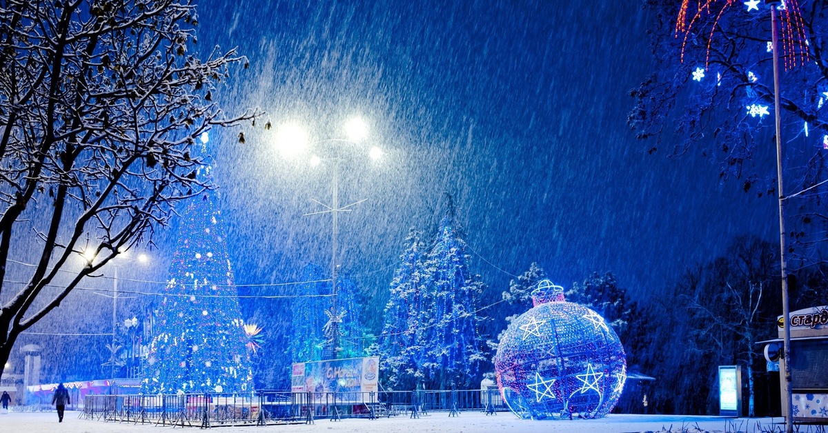 Новогодняя ночь в ростове на дону. Зимний Ростов. Ростов на Дону зимой. Снежный ночной Ростов на Дону. Снежный Ростов ночью.