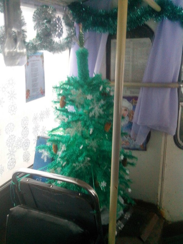 Новый Год к нам идёт.