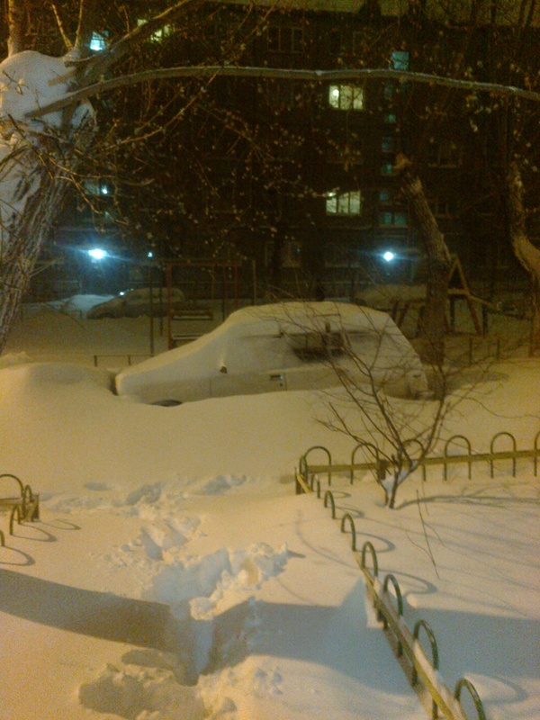 Peter, do you miss the snow there? hello to you from Chelyabinsk! - My, Weather, Snow, Swept over