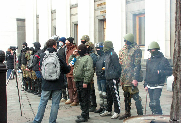 Кто жил в киеве. Майдан после революции. Как живется в Киеве. Фото людей которые живут в Киеве.
