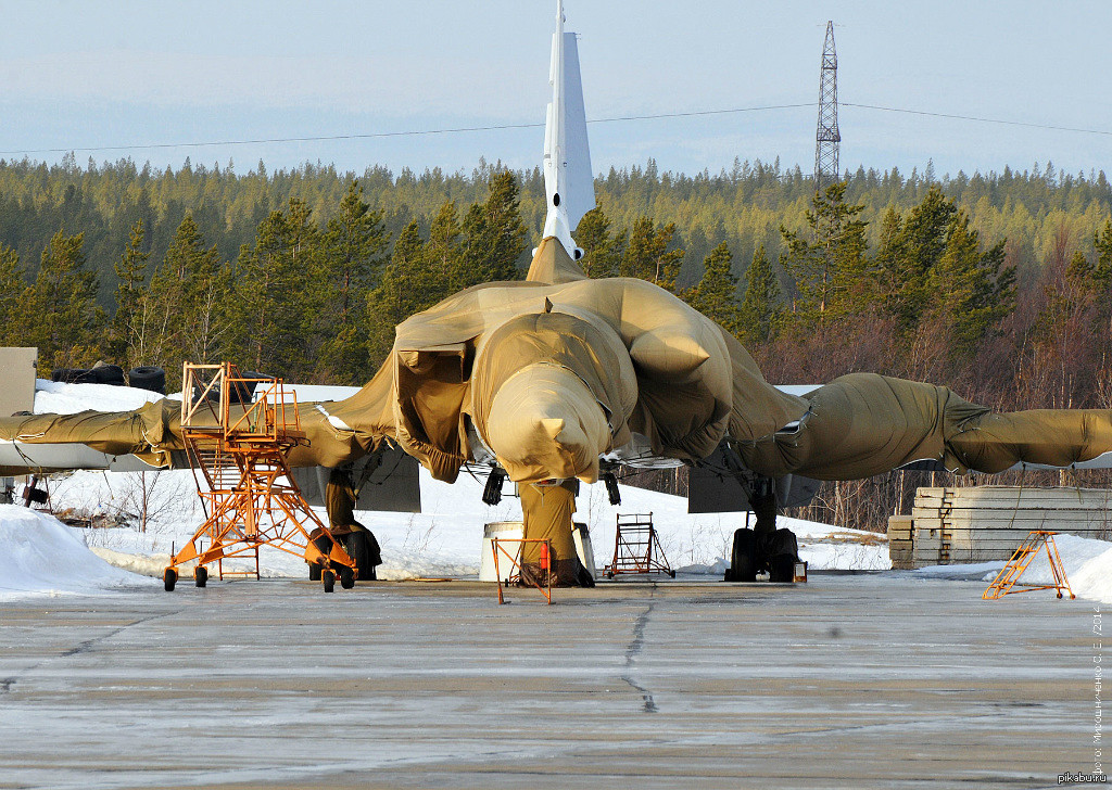 Аэродром оленегорск. Авиабаза Оленья Мурманская. Оленегорск авиабаза Оленья. Оленегорск аэродром военный. Ту-22м3 Оленья.