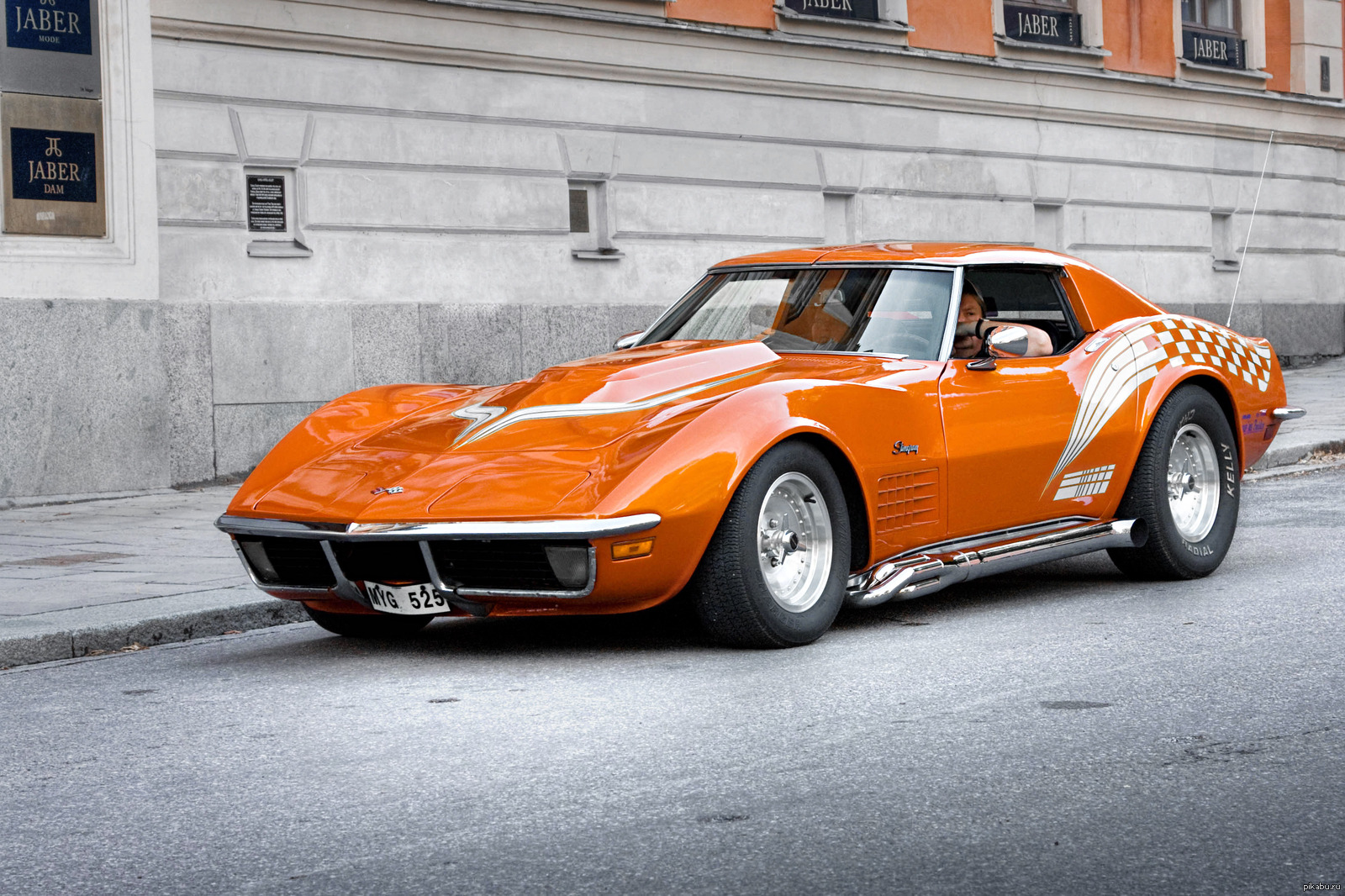 Кар короче. Chevrolet Corvette Маслкар. Chevrolet Corvette оранжевый. Chevrolet Corvette Stingray оранжевая. Chevrolet Corvette c10.