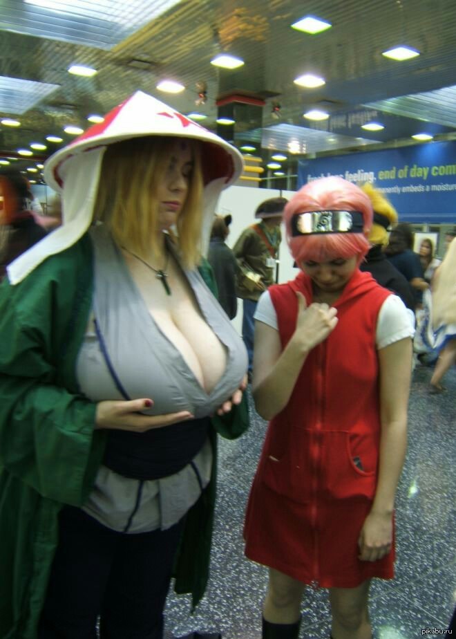 Cosplay Boob Flash