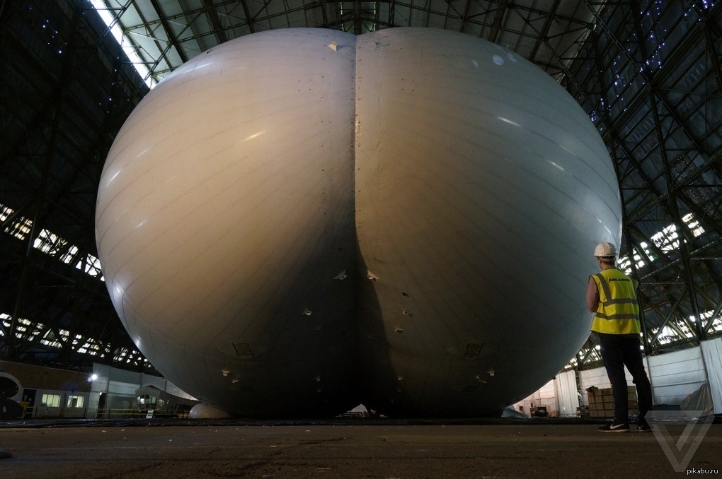 Х маленькая п большой х. Дирижабль Airlander 10. Дирижабль Airlander 10 внутри. Airlander 10 крушение. Большие гиганты.