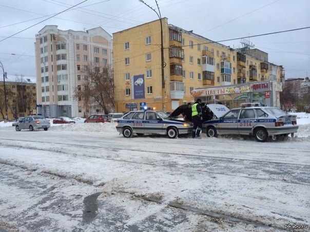 Типичный екатеринбург. Зима на Уралмаше.