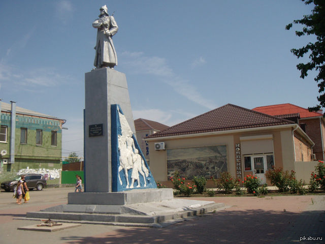 Егорлыкская ростовская область. Памятники в ст Егорлыкской. Памятники в станице Егорлыкской Ростовской области. Памятники станицы Егорлыкской. Станица Егорлыкская Ростовской области памятники.