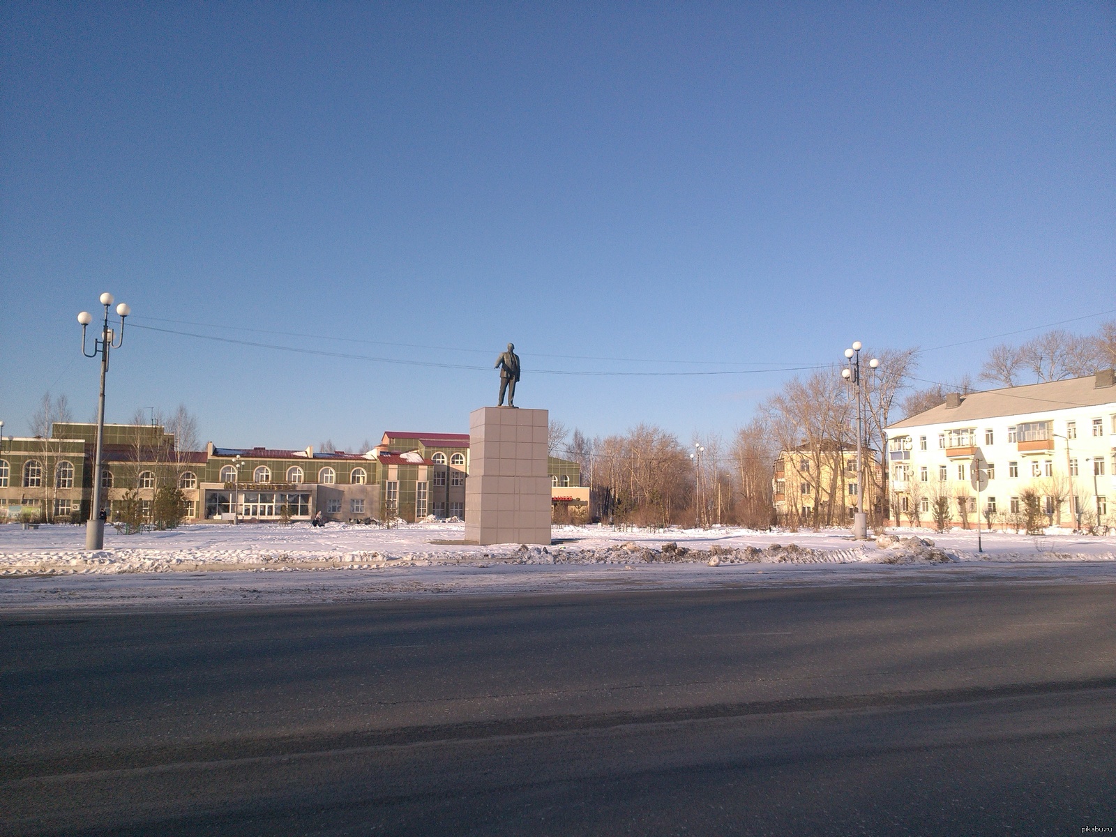 Красноуральск. Красноуральск Свердловская область. Памятник Ленину в Красноуральске. Площадь памятник Ленина Красноуральск. Статуя Ленина Красноуральск.