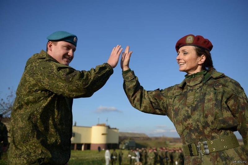 Руску. Военные учения России и Сербии. Общение военнослужащих. Русские и сербские военные. Сербские войска и русские войска.