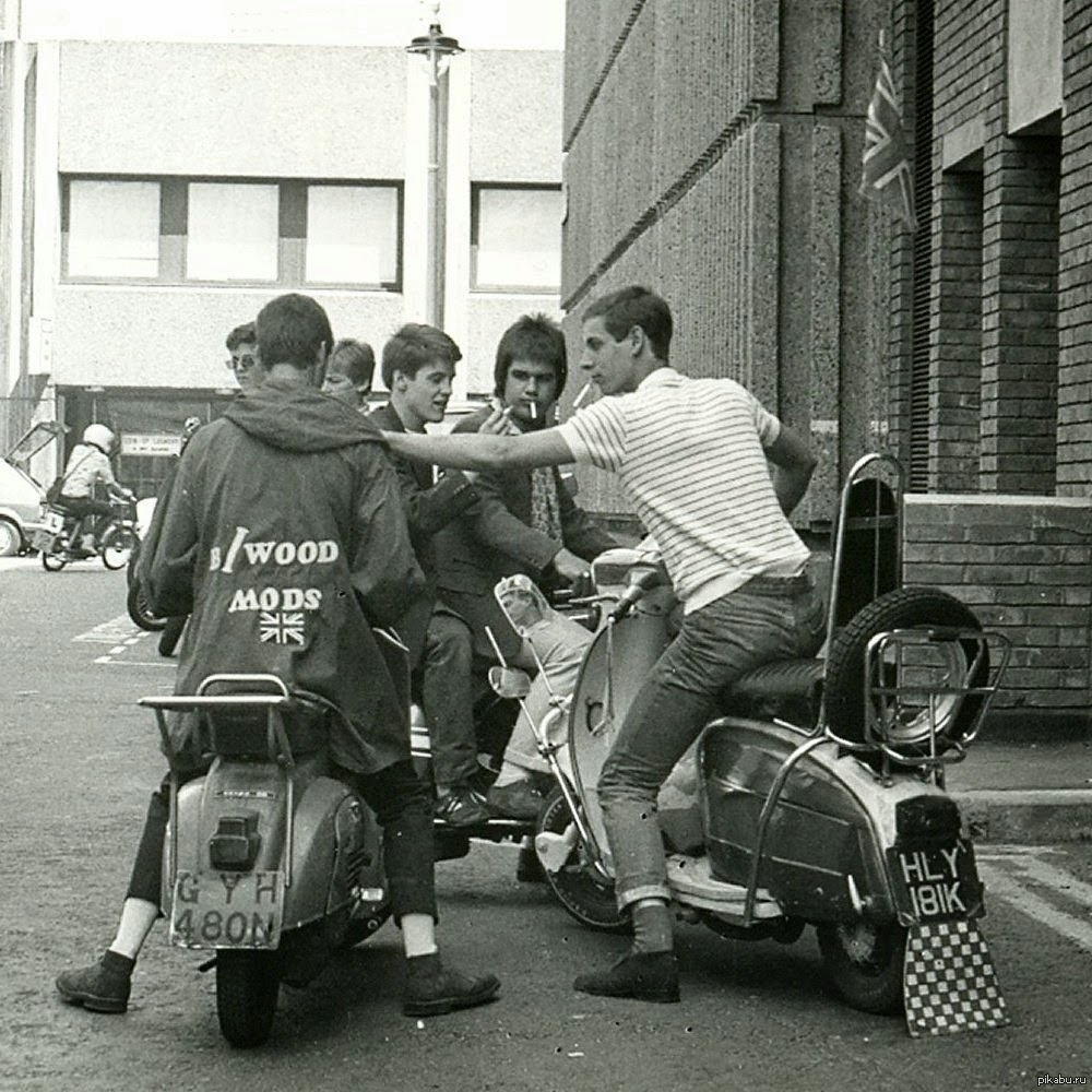 Субкультуры 1960. Mods субкультура. Vespa 1979. Моды 1960 субкультура. Субкультура скутер.