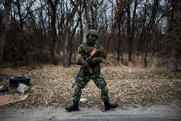 Солдат украинец. Солдат холод. Солдаты украинцы в лесу. Солдат холод фото носки.