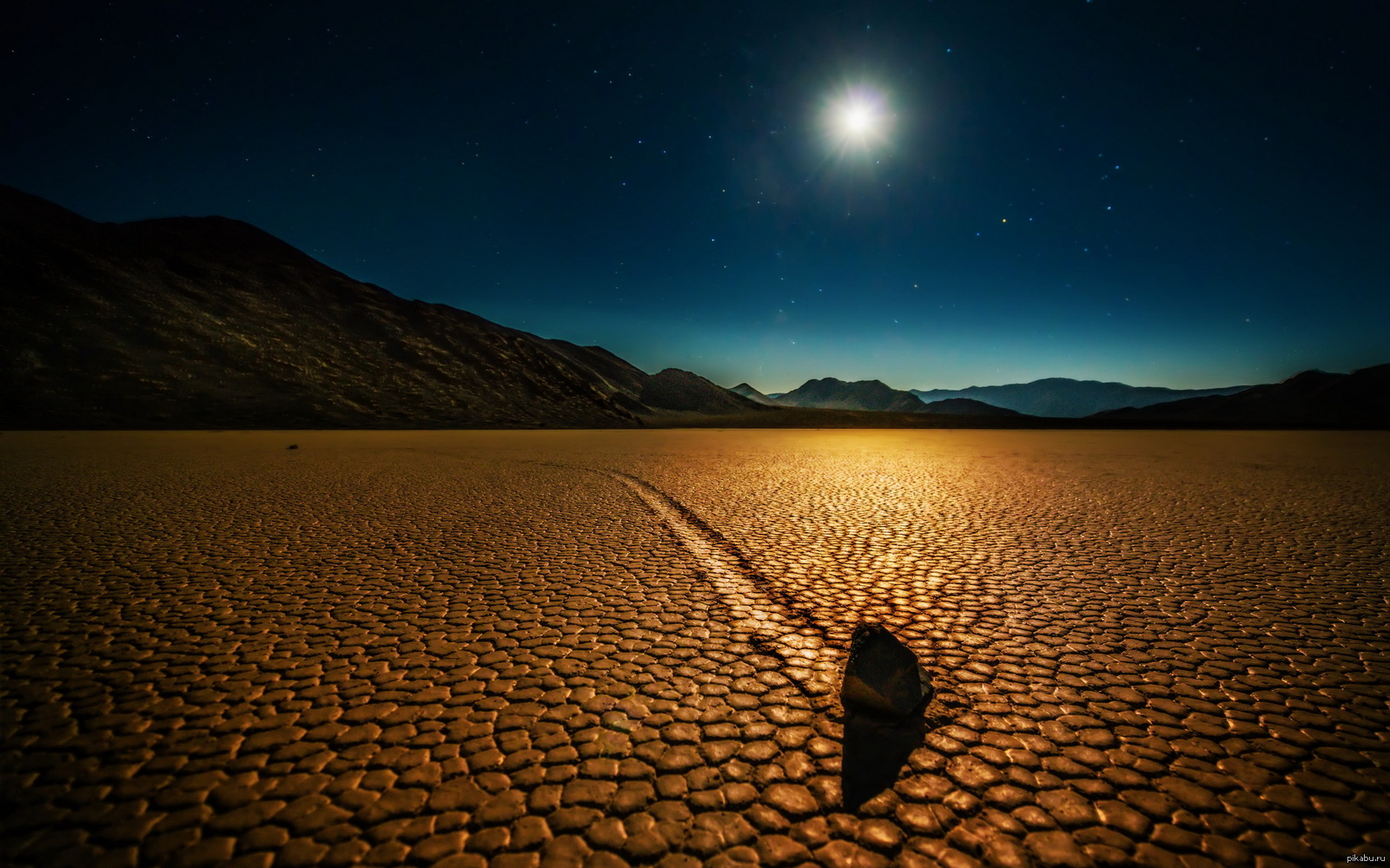 Планета земля пустыня. Пустынная звезда Долины смерти. Дон Хуан пустыня ночь. Долина смерти США. Пустыня ночью.