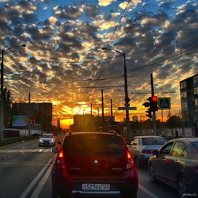 Заход сегодня в краснодаре. Закат Краснодар. Красивый закат в Краснодаре. Краснодар закат солнца. Люберцы закат.