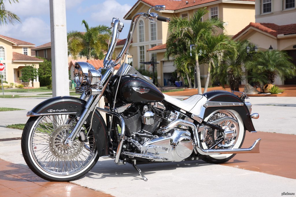 Harley Davidson Road King Cholo Style Chicano