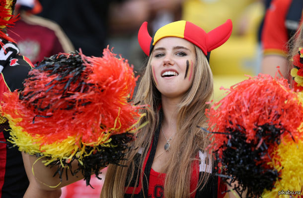Болельщики девушки. Девочек бельгия. Бельгийские красавицы. Бельгийки внешность. Фанатка бельгии.